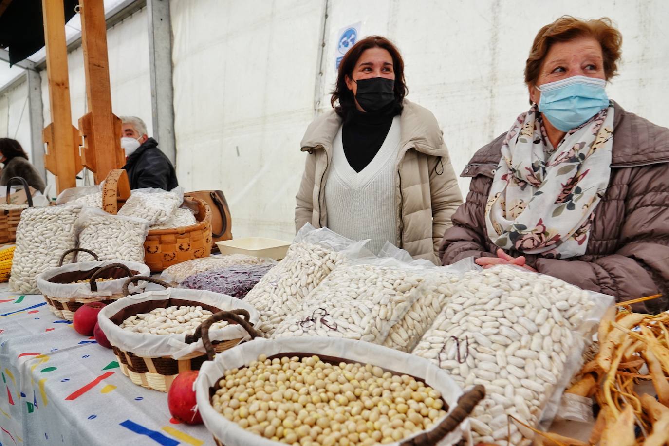 Fotos: Víctor Manuel anima la Feria de les Fabes de Colunga