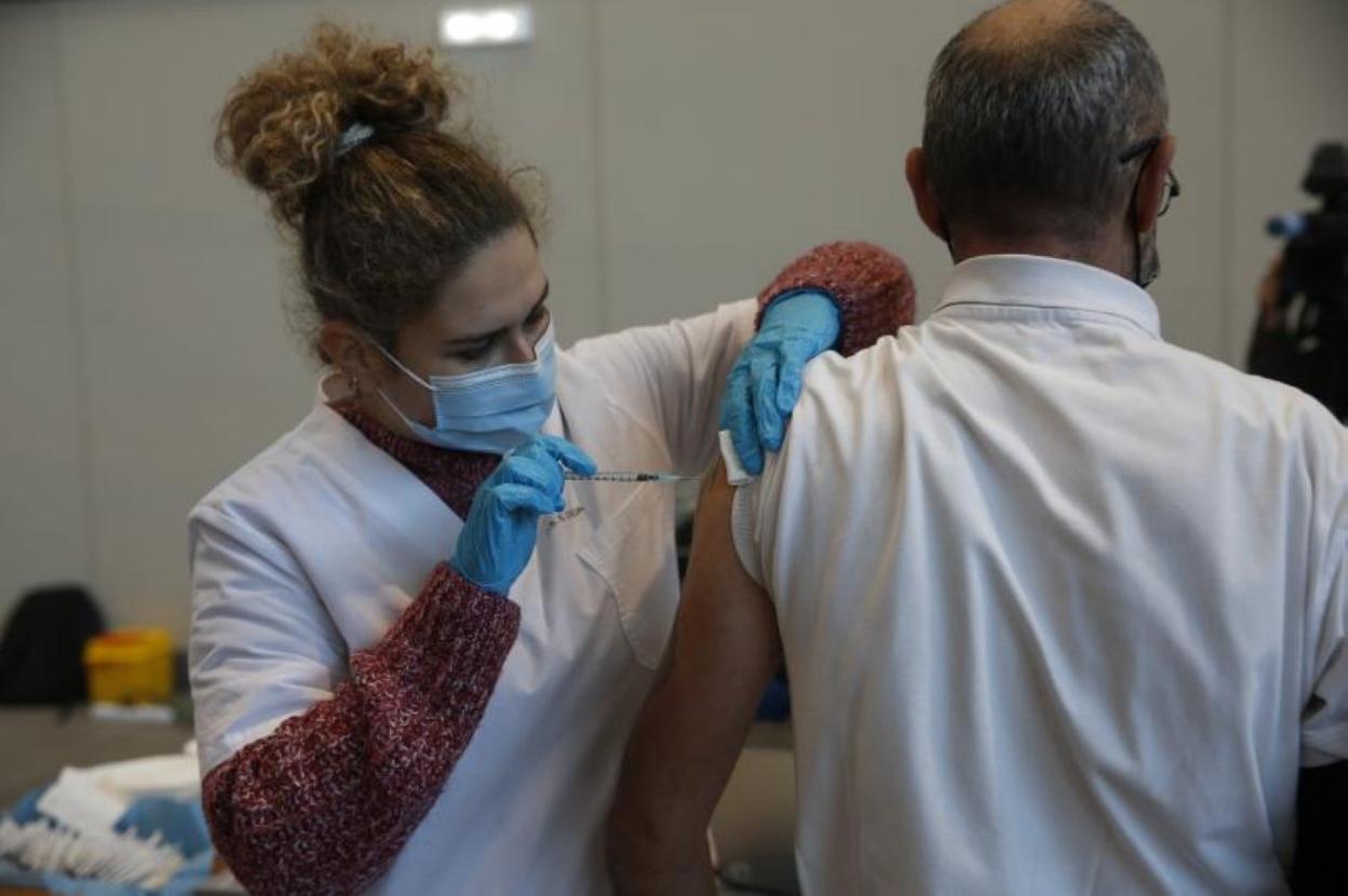 Jornada de vacunación contra la covid en Gijón. 