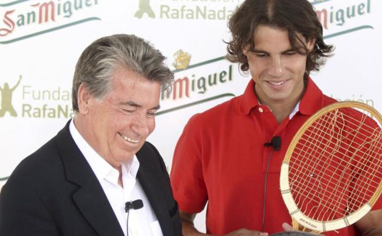 Manolo Santana, junto a Rafa Nadal.