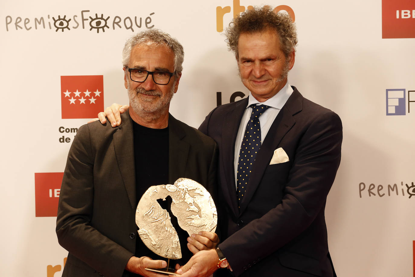 Los Premios José María Forqué han celebrado su 27 edición con 'El buen patrón' (mejor película) y 'Hierro' (mejor serie) como grandes triunfadoras de la noche. La alfombra roja ha estado repleta de grandes celebridades, como la actriz asturiana Paula Echevarría, Javier Cámara (mejor interpretación masculina) o Blanca Portillo (mejor interpretación femenina). 