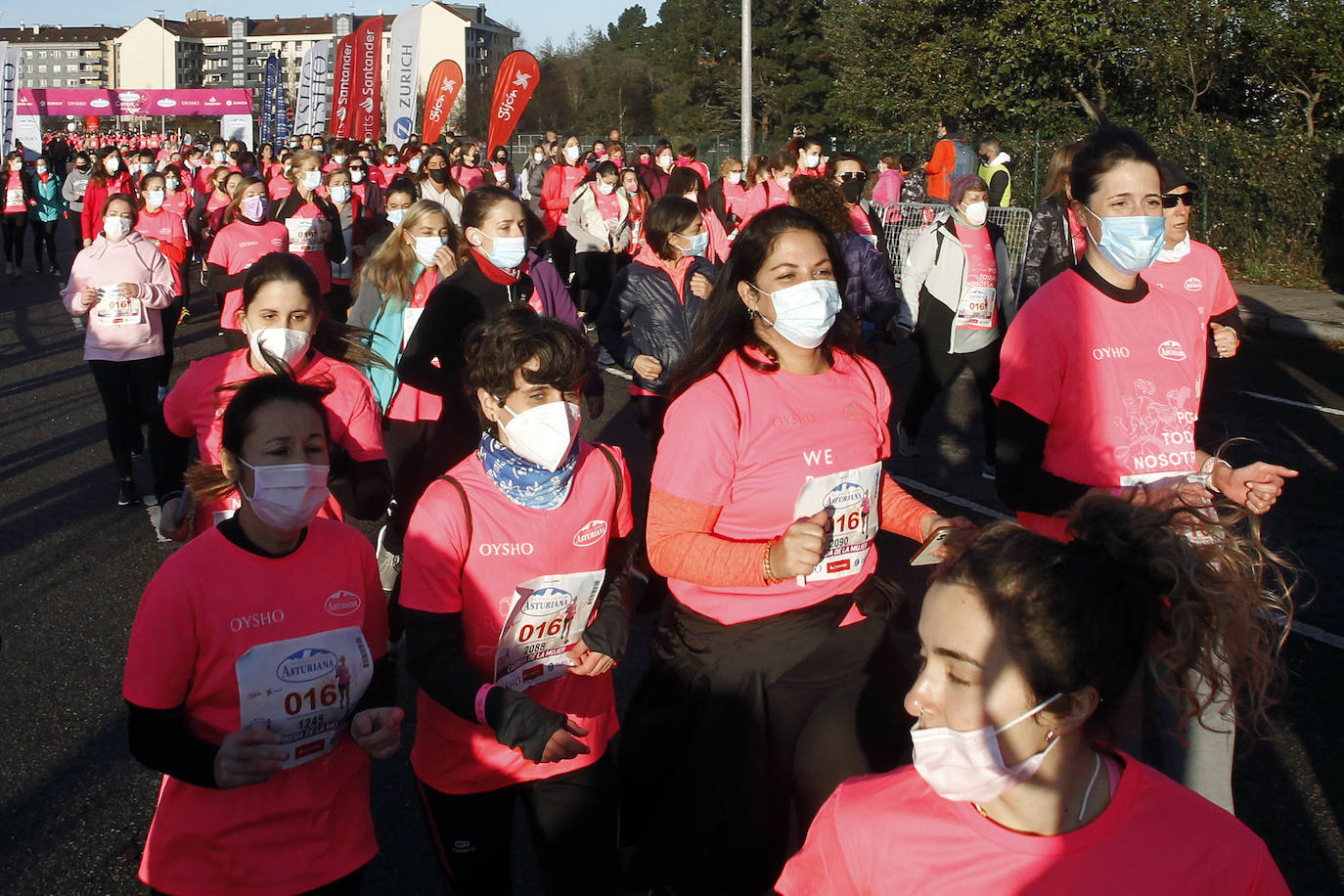 3.500 corredoras han participado este domingo en la Carrera de la Mujer celebrada en las calles de Gijón 