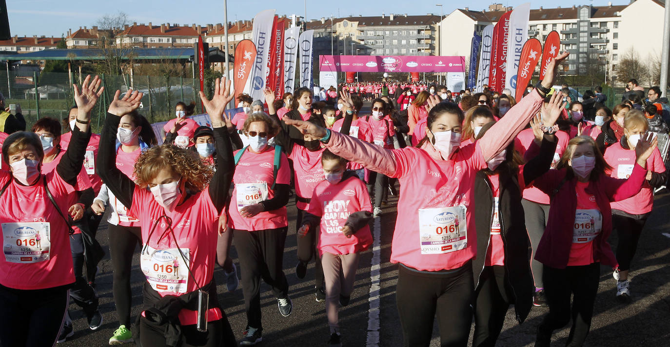 3.500 corredoras han participado este domingo en la Carrera de la Mujer celebrada en las calles de Gijón 