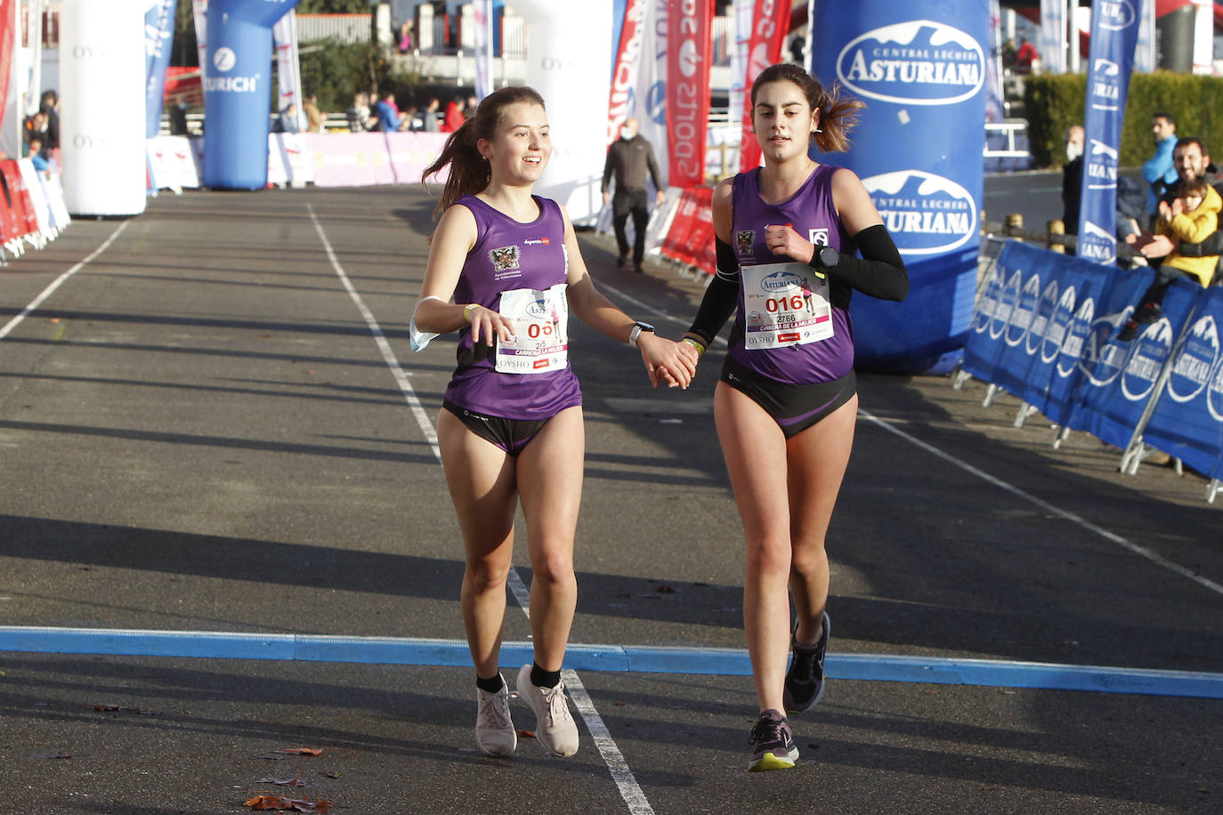 3.500 corredoras han participado este domingo en la Carrera de la Mujer celebrada en las calles de Gijón 