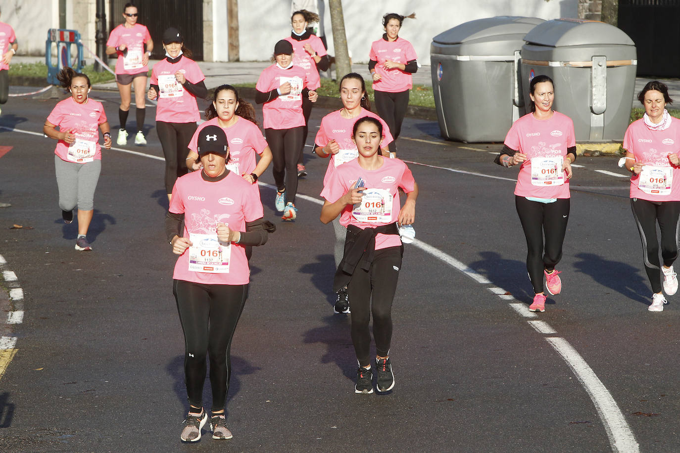 3.500 corredoras han participado este domingo en la Carrera de la Mujer celebrada en las calles de Gijón 