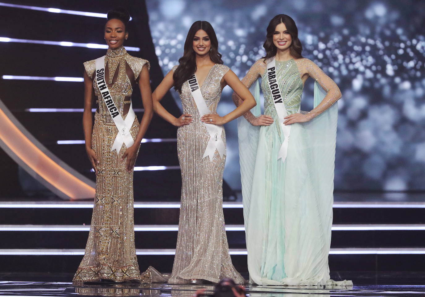 La india Harnaaz Sandhu ha sido coronada Miss Universo tras imponerse al resto de participantes en el certamen que elige a la mujer más bella del planeta. Por detrás de ella quedaron la paraguaya Nadia Ferreira, segunda, y la sudafricana Lalela Mswane, tercera. Estas son algunas de las imágenes de la gala en el Universe Arena de la la ciudad israelí de Eilat.