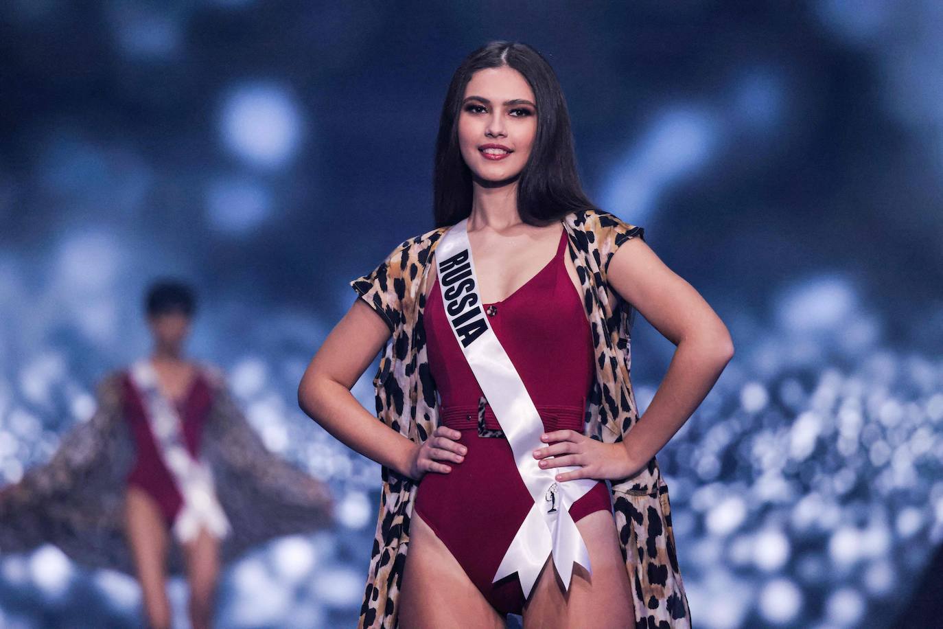 La india Harnaaz Sandhu ha sido coronada Miss Universo tras imponerse al resto de participantes en el certamen que elige a la mujer más bella del planeta. Por detrás de ella quedaron la paraguaya Nadia Ferreira, segunda, y la sudafricana Lalela Mswane, tercera. Estas son algunas de las imágenes de la gala en el Universe Arena de la la ciudad israelí de Eilat.