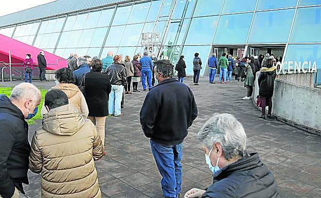 Salud aumenta el ritmo de vacunación un 30% e inocula más de 20.000 dosis en el fin de semana