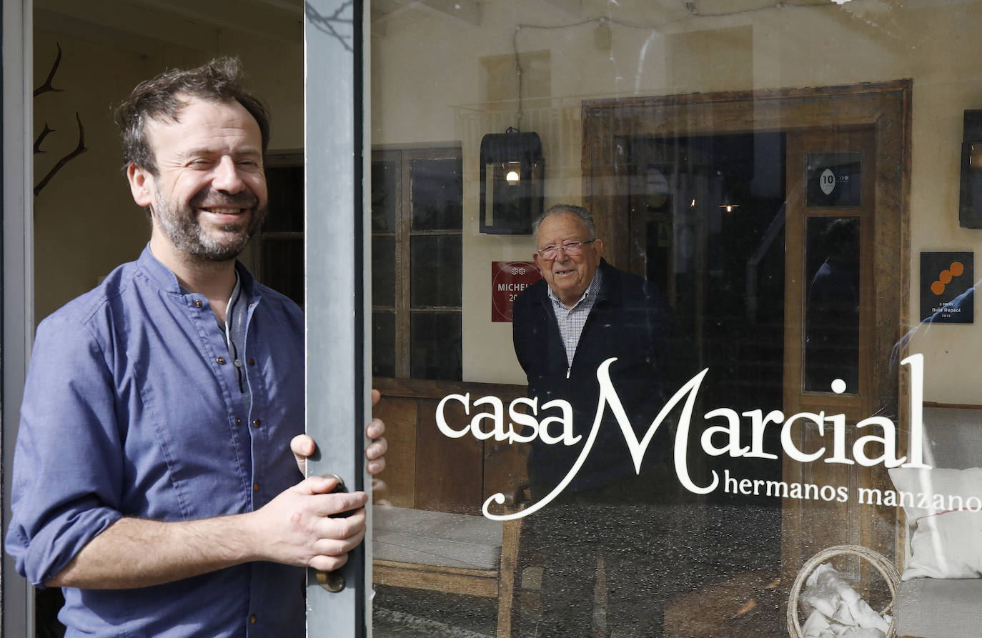 Nacho Manzano. Casa Marcial (Arriondas) tiene dos estrellas Michelin.