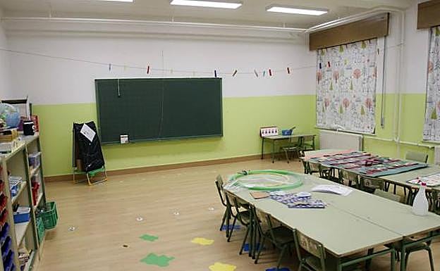 Más contagios en los colegios, pero menos aulas y estudiantes aislados