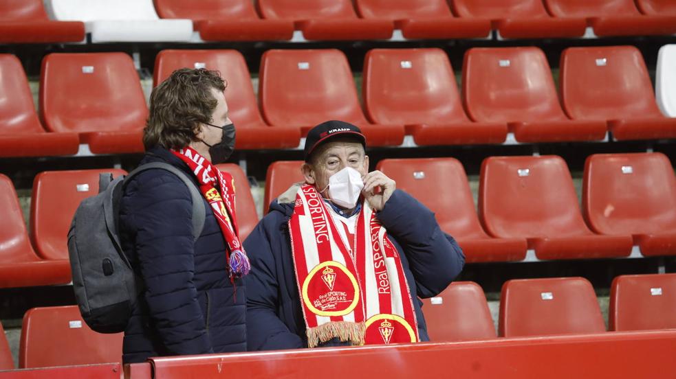 ¿Estuviste en el Sporting-Alcorcón? Búscate en las imágenes