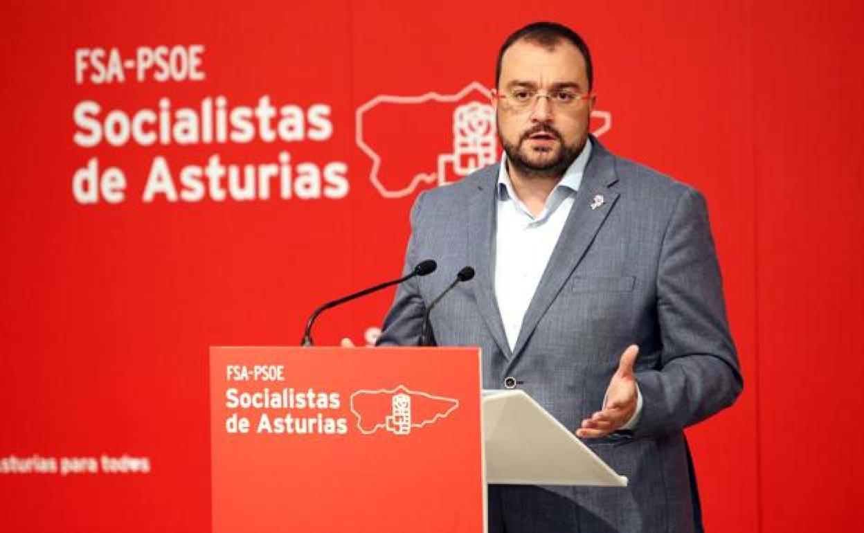 Adrián Barbón, aislado tras dar positivo a unas horas de que comenzase congreso socialista