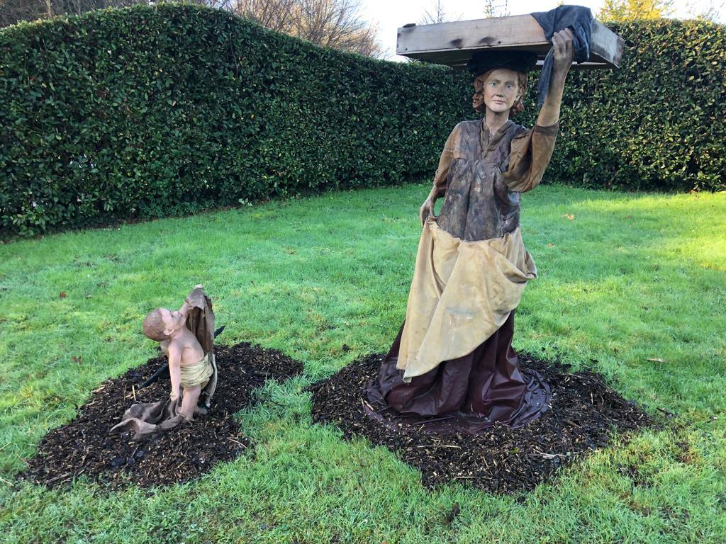 El Botánico celebra la Navidad con 22 días de acceso gratuito durante los cuales se podrá visitar el Belén Monumental Ciudad de Gijón, obra del artista Miguel Álvarez 'El Ponticu', que estará instalado en el bioma boreal americano a iniciativa de la Asociación Belenista de Gijón.