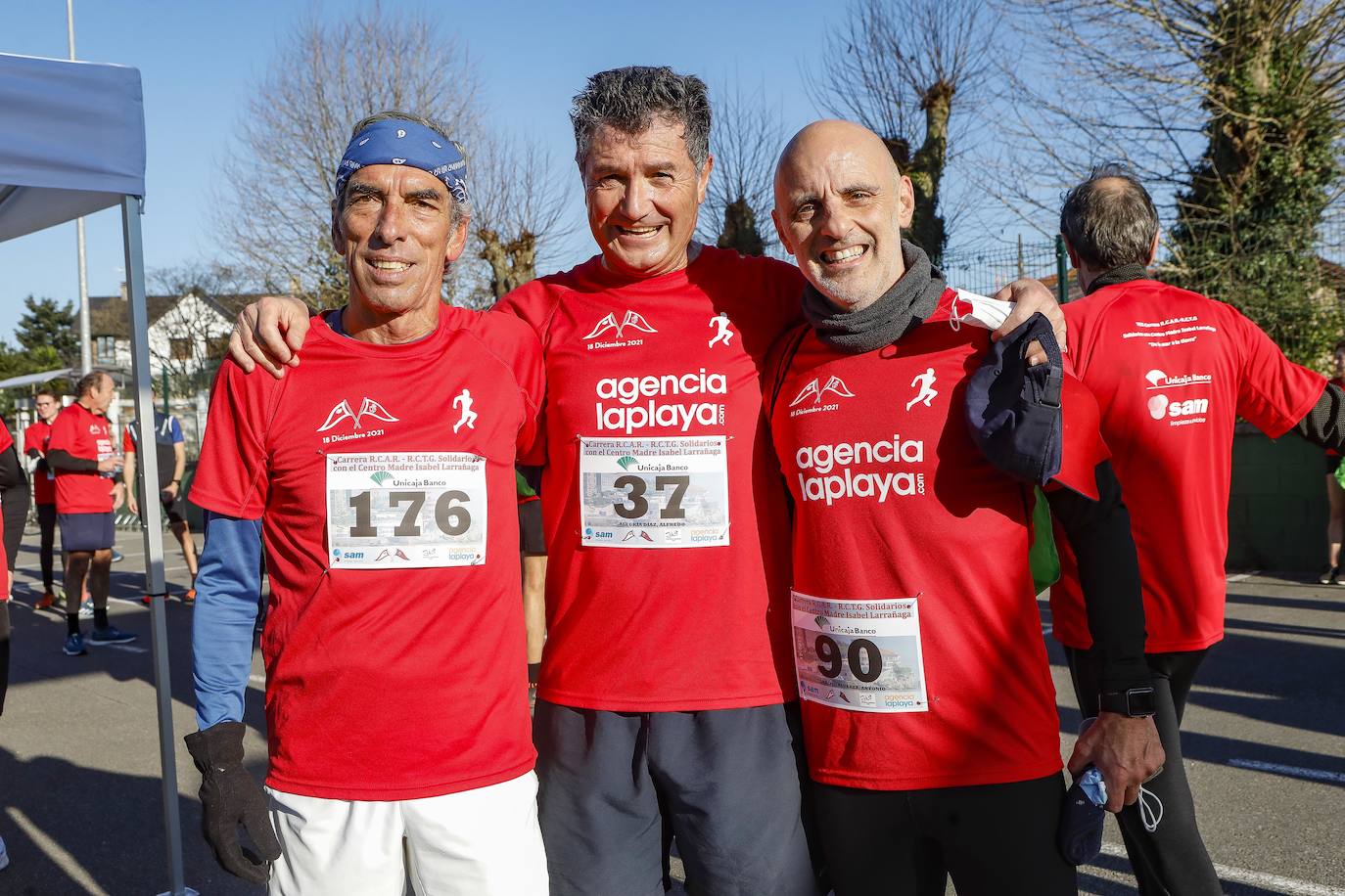 Fotos: Marcos Peón e Inés de Diego ganan la Carrera Solidaria Club de Regatas-Tenis