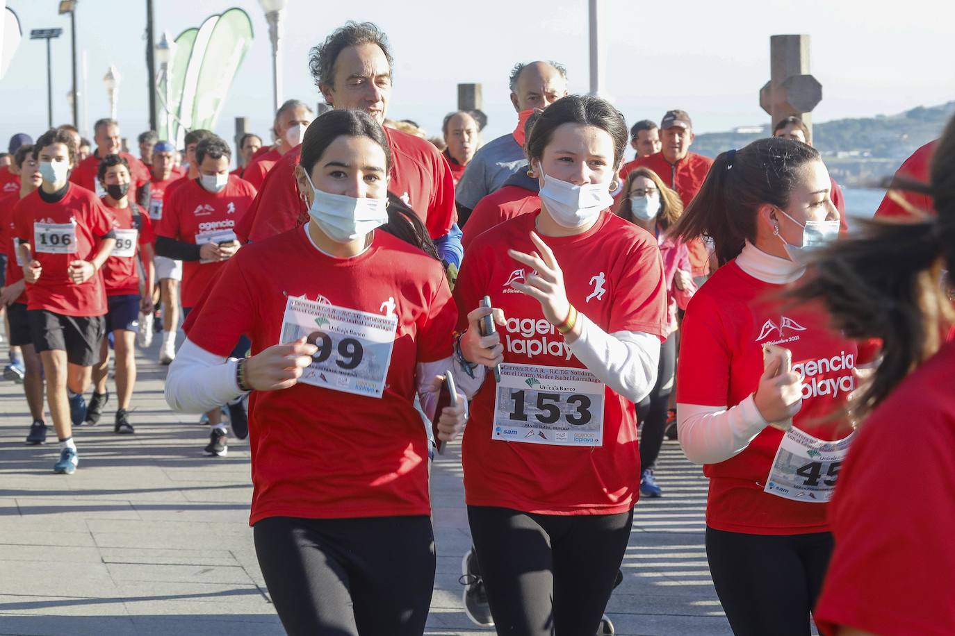 Fotos: Marcos Peón e Inés de Diego ganan la Carrera Solidaria Club de Regatas-Tenis