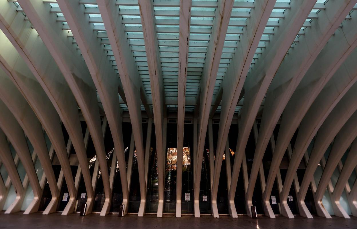 Una vista de la entrada al centro comercial Modoo del Calatrava, cerrado desde 2019. 