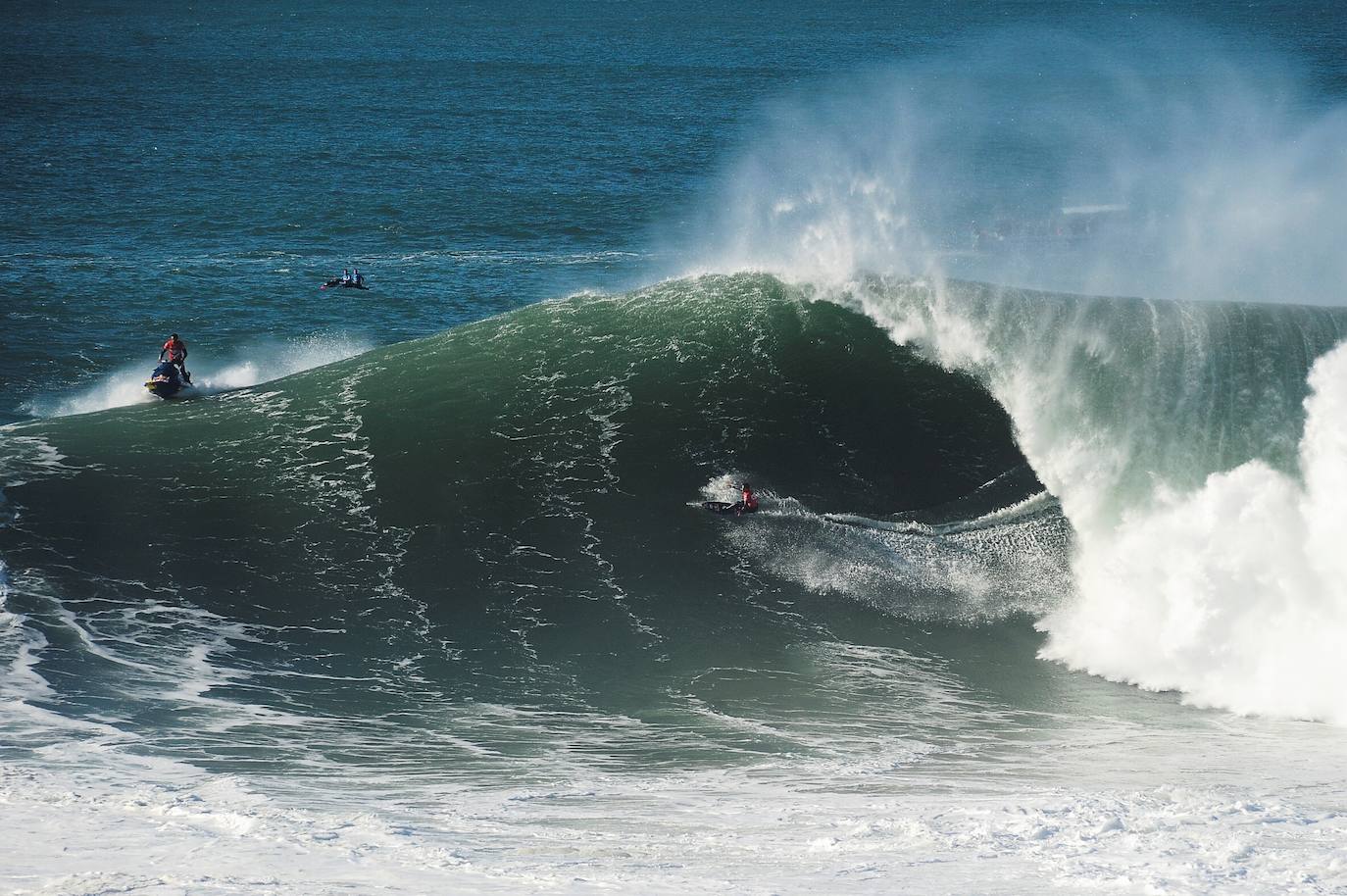 Fotos: El espectáculo de las olas de Nazaré