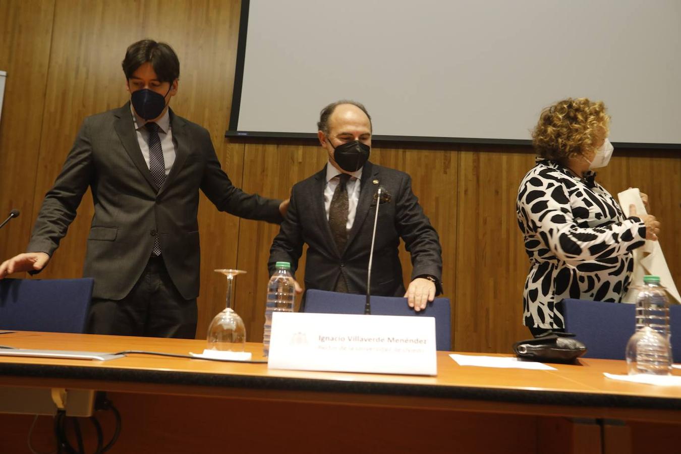 El consejero de Ciencia, Innovación y Universidad, Borja Sánchez, visitó este miércoles el nuevo Instituto Mixto de Investigación en Biodiversidad, el IMIB, una unidad mixta en el campus de Mieres.