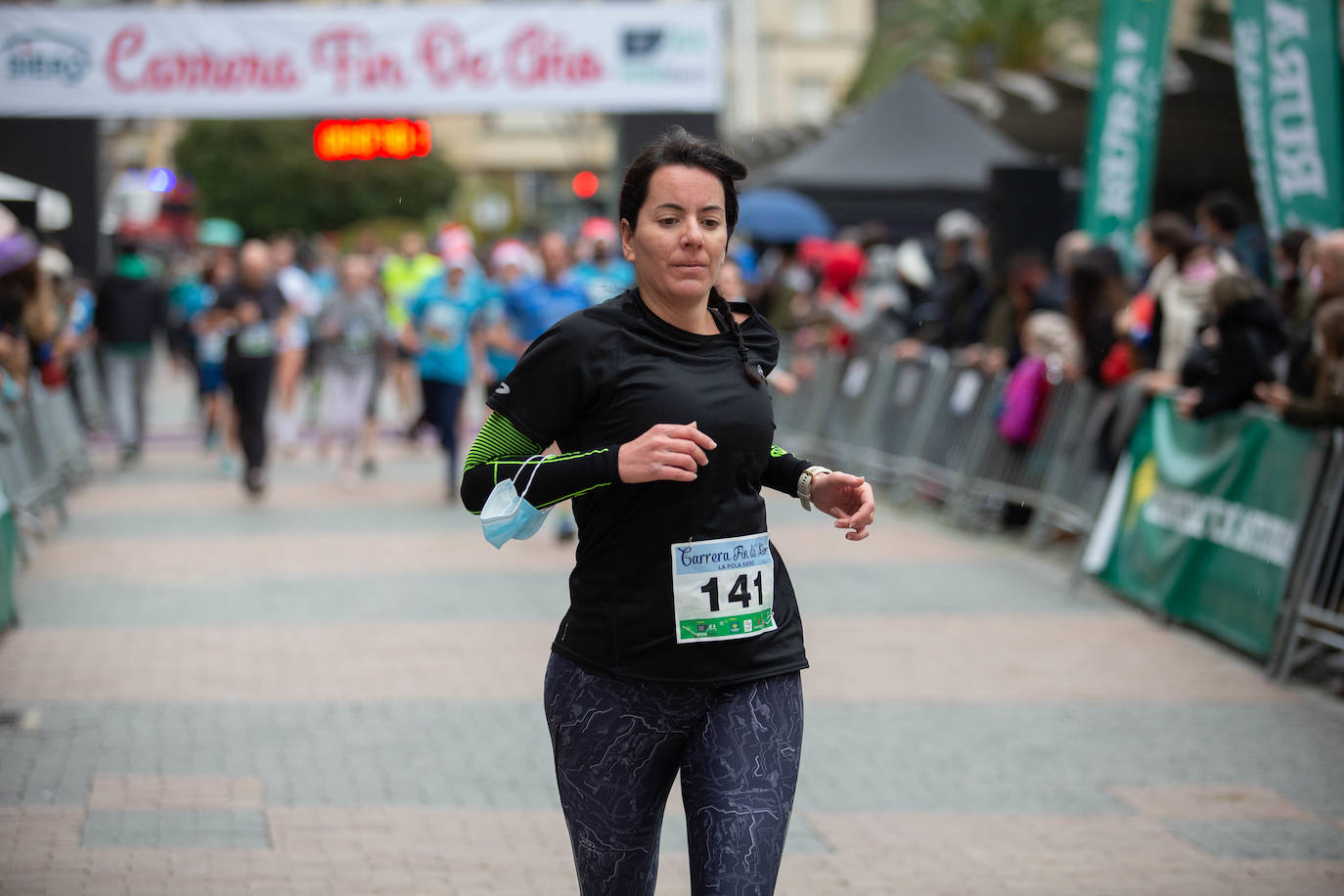 Pola de Siero recupera el espíritu de la San Silvestre. Las calles de la capital polesa volvieron a vivir una intensa jornada de atletismo, pasada por agua por momentos, en la que el corredor sierense Moha Bakkali ganó por quinto año consecutivo y la corredora del Universidad de Oviedo María Suárez se impuso por segundo año seguido. Los ganadores estuvieron acompañados de medio millar de corredores. 