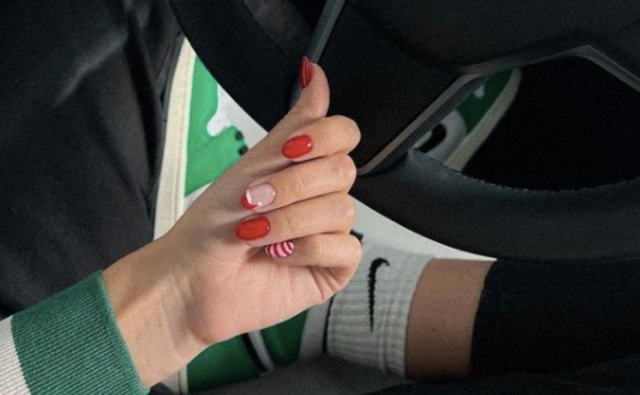 La manicura más elegante y llamativa para estas fiestas navideñas