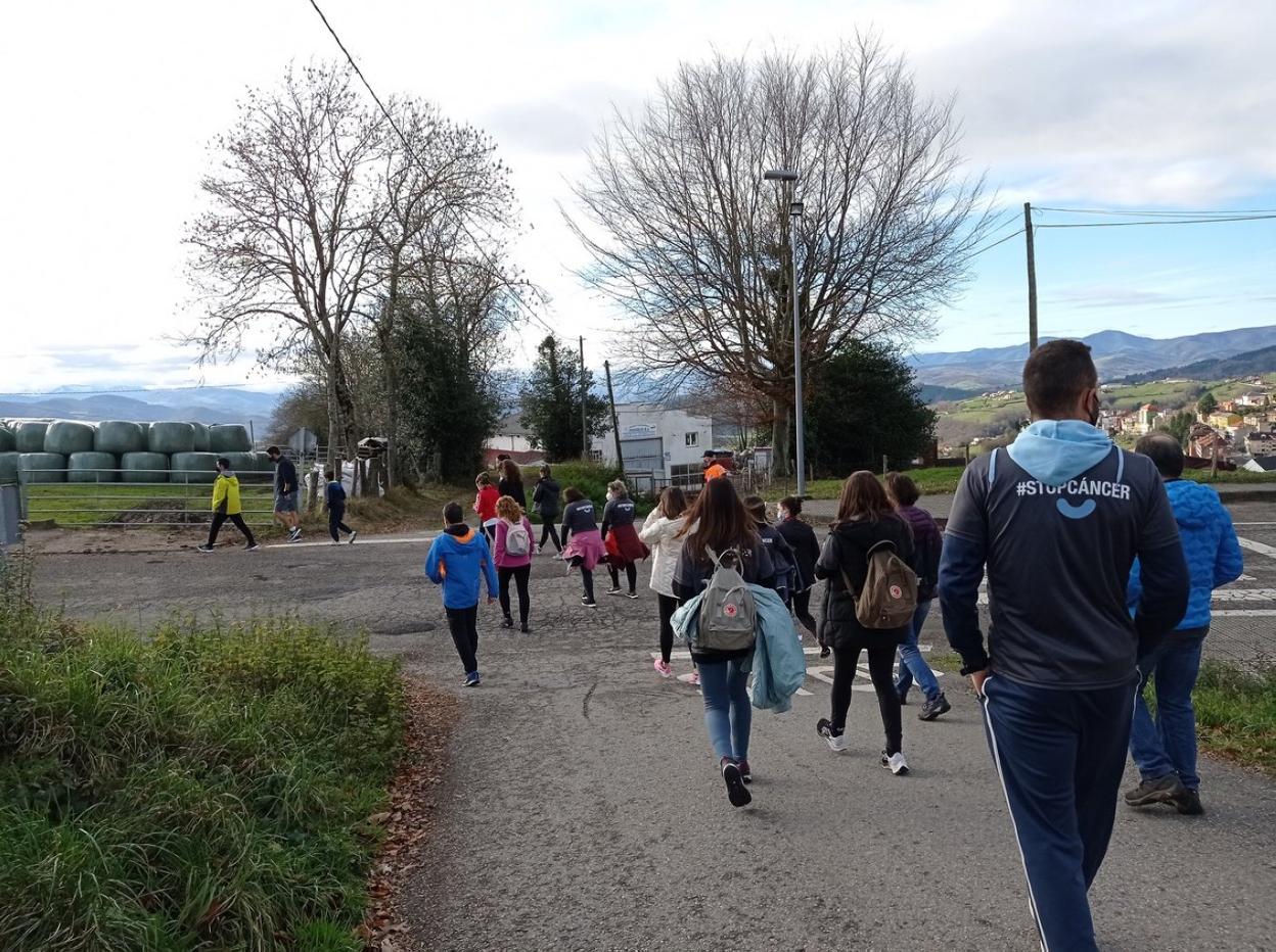 Participantes en la marcha solidaria el día de Navidad. 