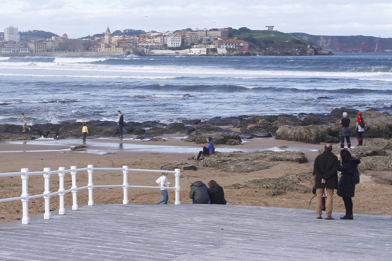 Fotos: Tiempo veraniego para despedir el año en Asturias