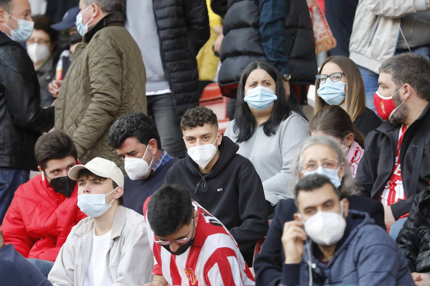 Fotos: ¿Estuviste en el Sporting - Lugo? ¡Búscate!