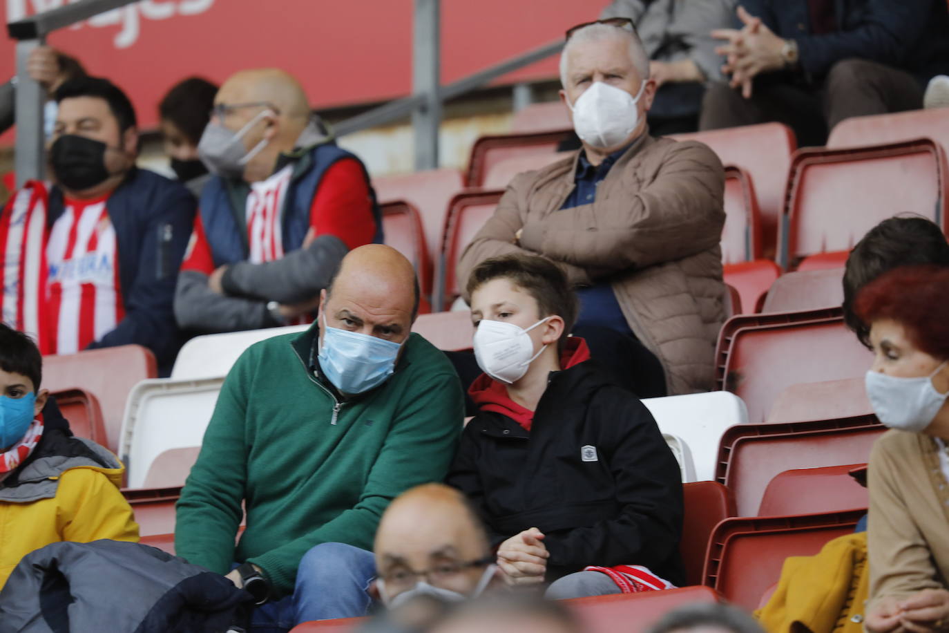 Fotos: ¿Estuviste en el Sporting - Lugo? ¡Búscate!