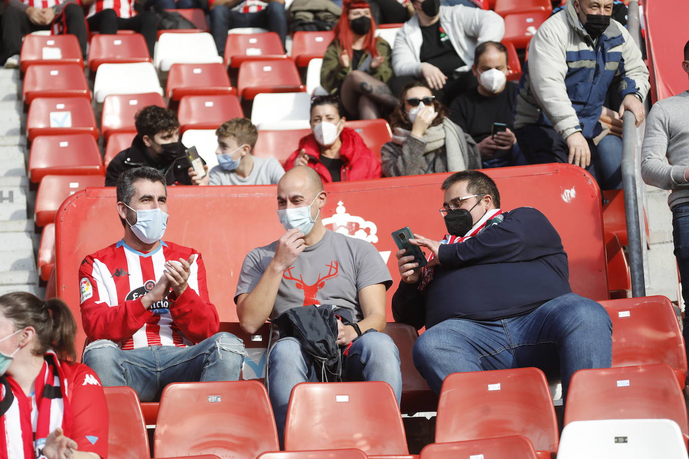 Fotos: ¿Estuviste en el Sporting - Lugo? ¡Búscate!