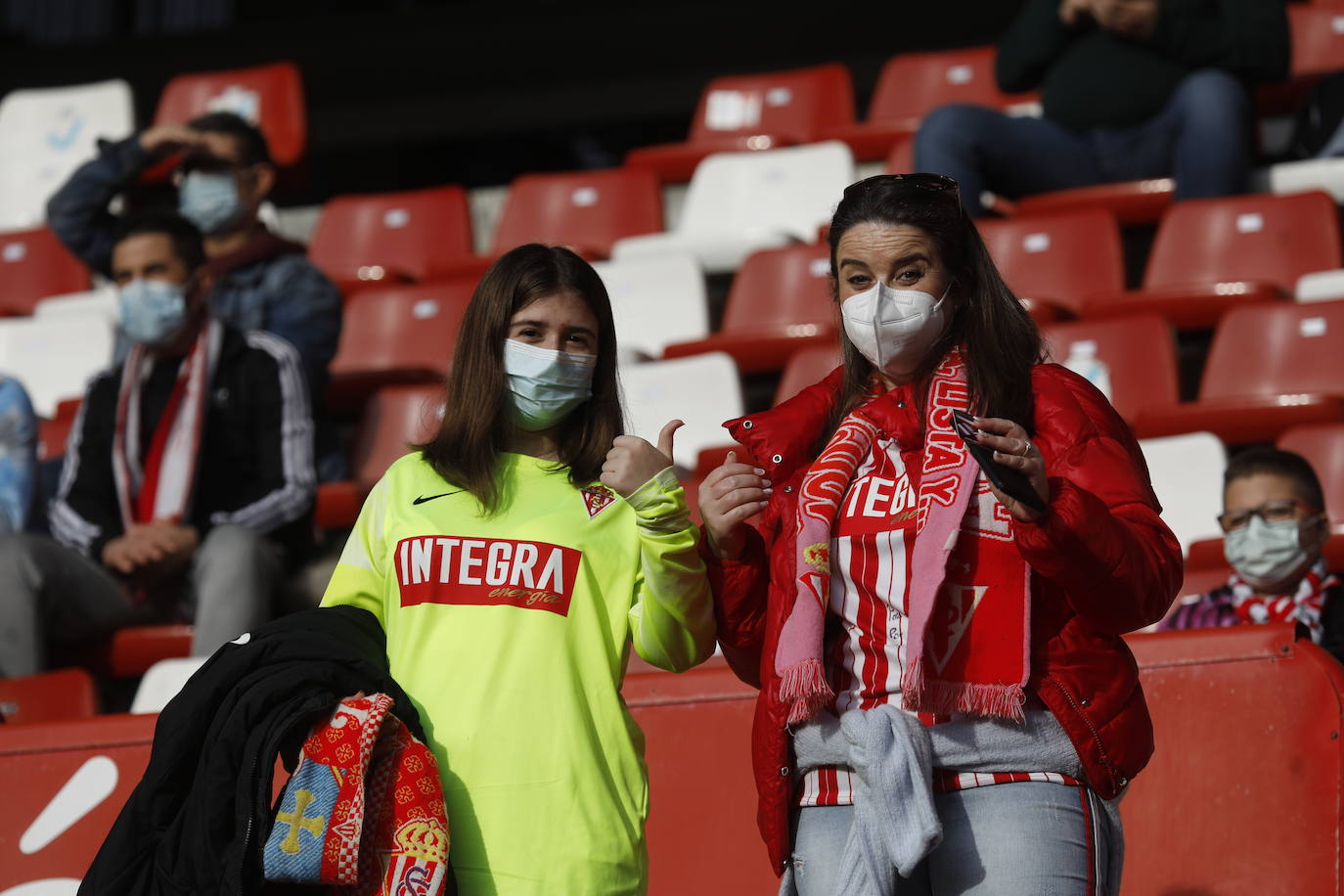 Fotos: ¿Estuviste en el Sporting - Lugo? ¡Búscate!