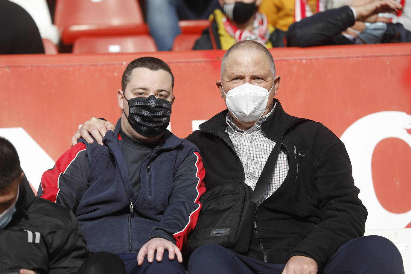 Fotos: ¿Estuviste en el Sporting - Lugo? ¡Búscate!