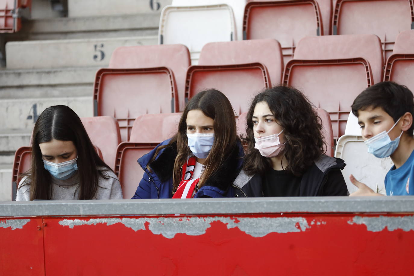 Fotos: ¿Estuviste en el Sporting - Lugo? ¡Búscate!