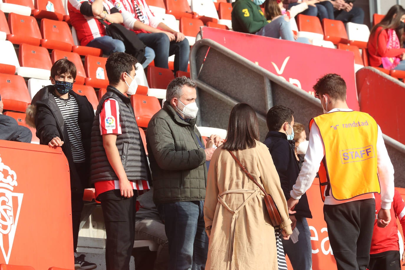 Fotos: ¿Estuviste en el Sporting - Lugo? ¡Búscate!