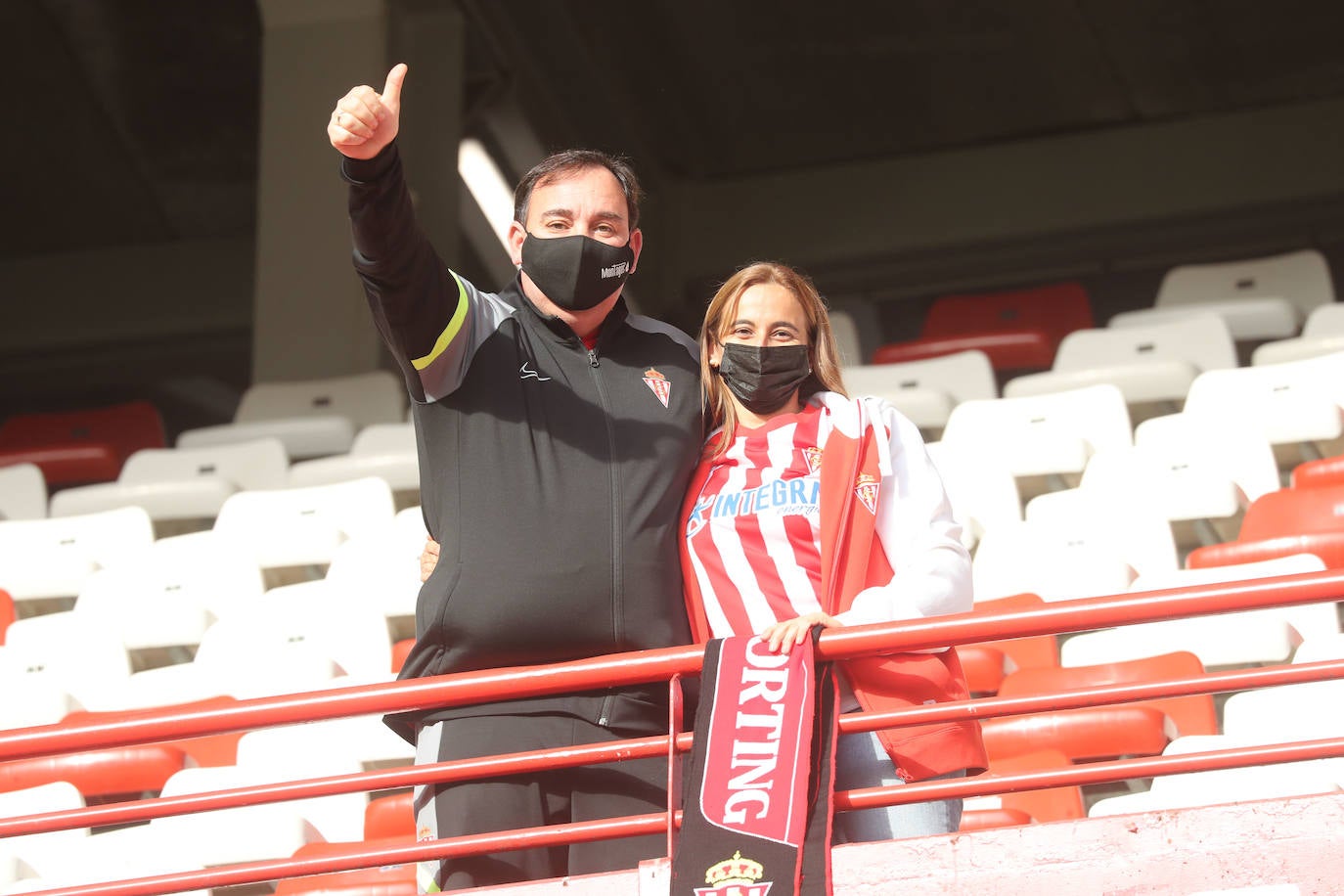 Fotos: ¿Estuviste en el Sporting - Lugo? ¡Búscate!