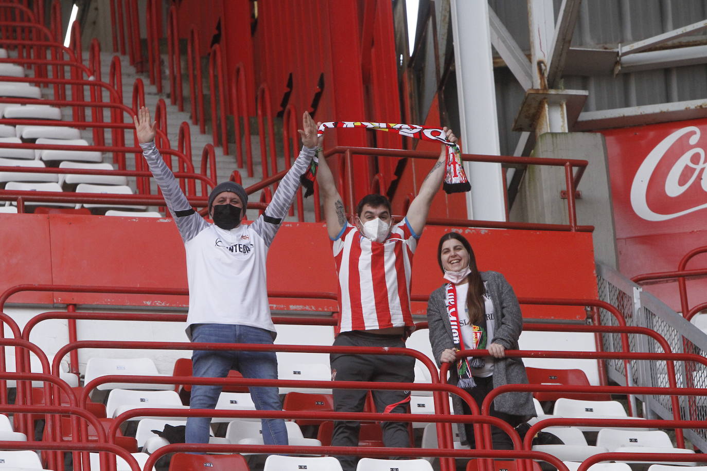 Fotos: ¿Estuviste en el Sporting - Lugo? ¡Búscate!