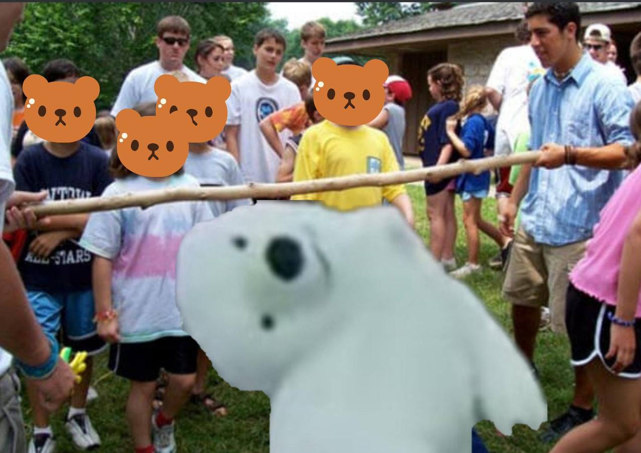 La cabalgata de Reyes Magos de Cádiz ha dado mucho que hablar por culpa de un inesperado protagonista: un oso polar que resultó 'accidentado'. El disfraz tenía la cabeza girada durante el desfile, lo que ha provocado numerosos comentarios y memes. 