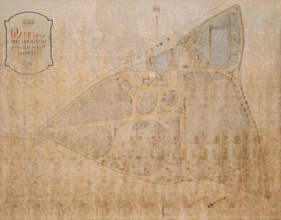 El jardín de la finca La Redonda se trata del principal jardín escultórico de Asturias lo que le imprime también ese salto cualitativo, con destacables obras de artistas como Maojo o Camín, el cual ya ha sido varias veces calificado por autoridades en la materia, como los geógrafos Ramón Alvargonzález y Rodrigo Álvarez Brecht, como el más rico y espectacular de la parroquia de Somió (Gijón), tanto por su dilatada historia, como por su diseño y su variedad botánica; a lo que hay que añadir la antigüedad de un centenar de ejemplares que superan o se aproximan al siglo de vida.