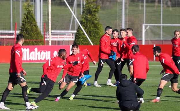 Campuzano regresa a una convocatoria del Sporting más de dos meses después