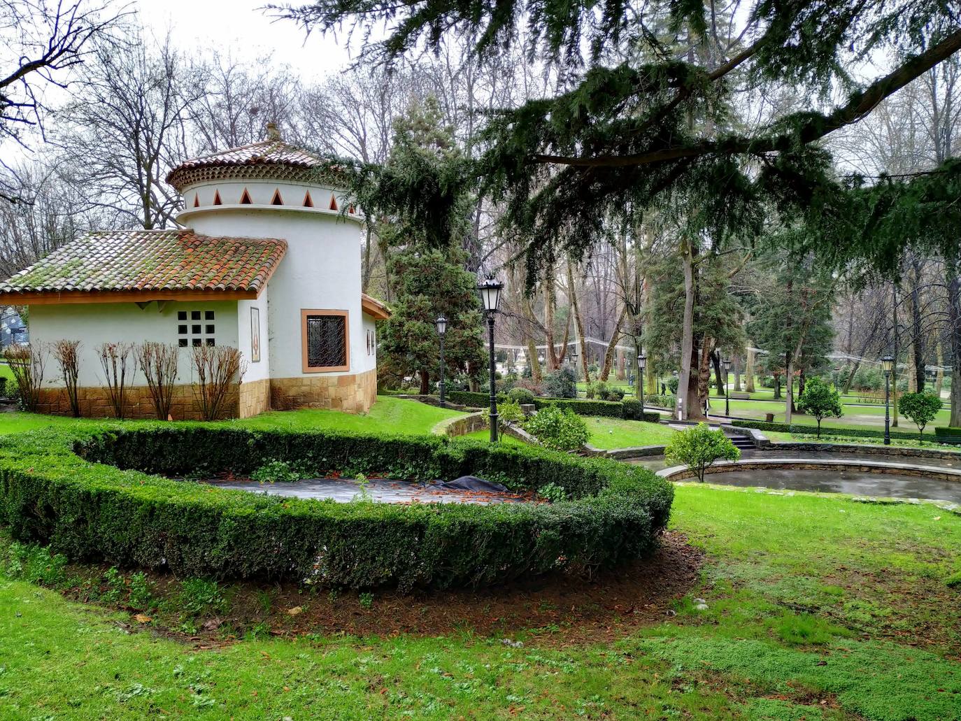 La huerta y el jardín botánico del Monasterio de San Francisco fueron el germen del parque público del que hoy presume la ciudad. 