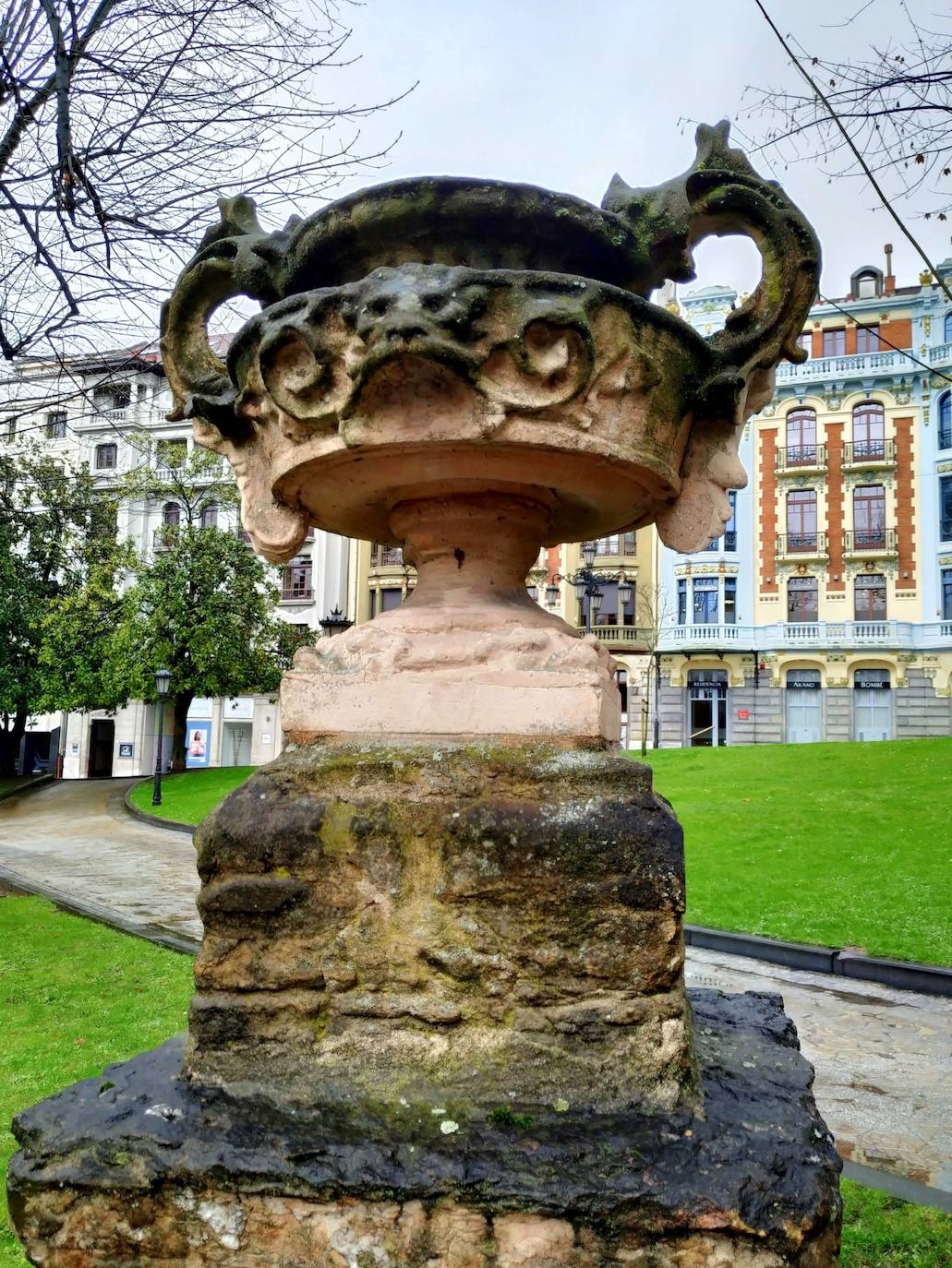 La huerta y el jardín botánico del Monasterio de San Francisco fueron el germen del parque público del que hoy presume la ciudad. 