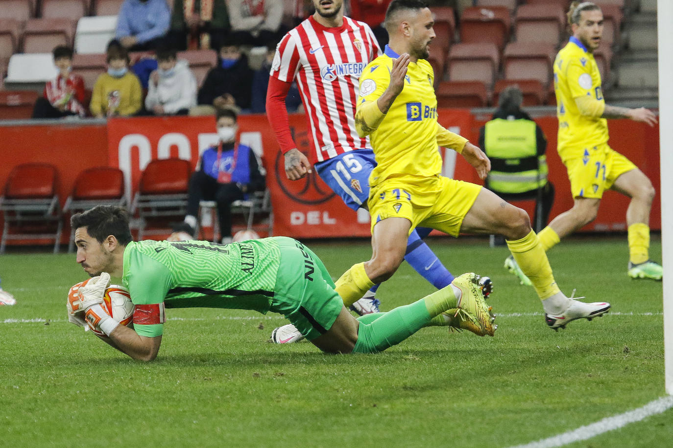 Fotos: Las mejores jugadas del Sporting-Cádiz