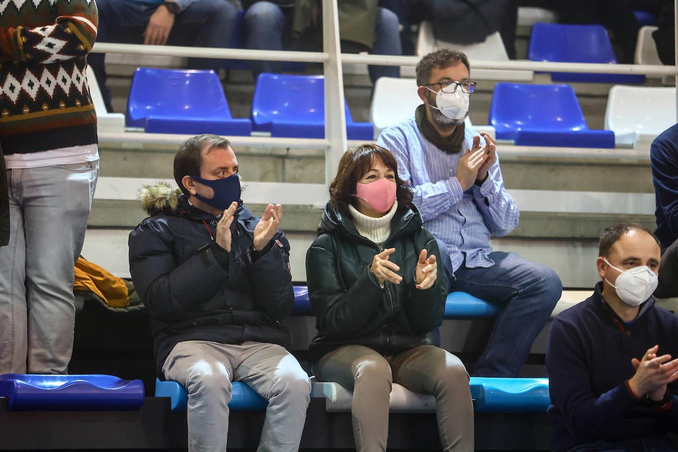 Fotos: Las mejores imágenes del Unicaja Banco Oviedo - Palmer Alma Mediterránea