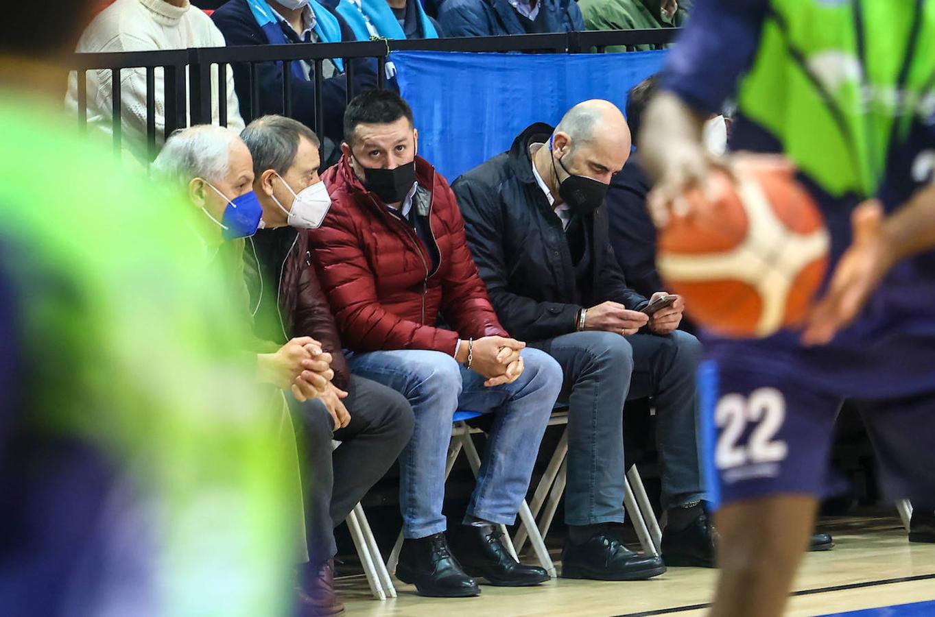 Fotos: Las mejores imágenes del Unicaja Banco Oviedo - Palmer Alma Mediterránea