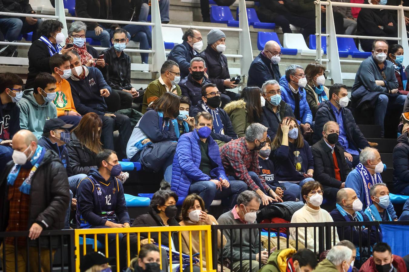 Fotos: Las mejores imágenes del Unicaja Banco Oviedo - Palmer Alma Mediterránea