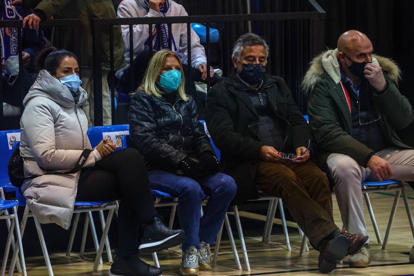 Fotos: Las mejores imágenes del Unicaja Banco Oviedo - Palmer Alma Mediterránea