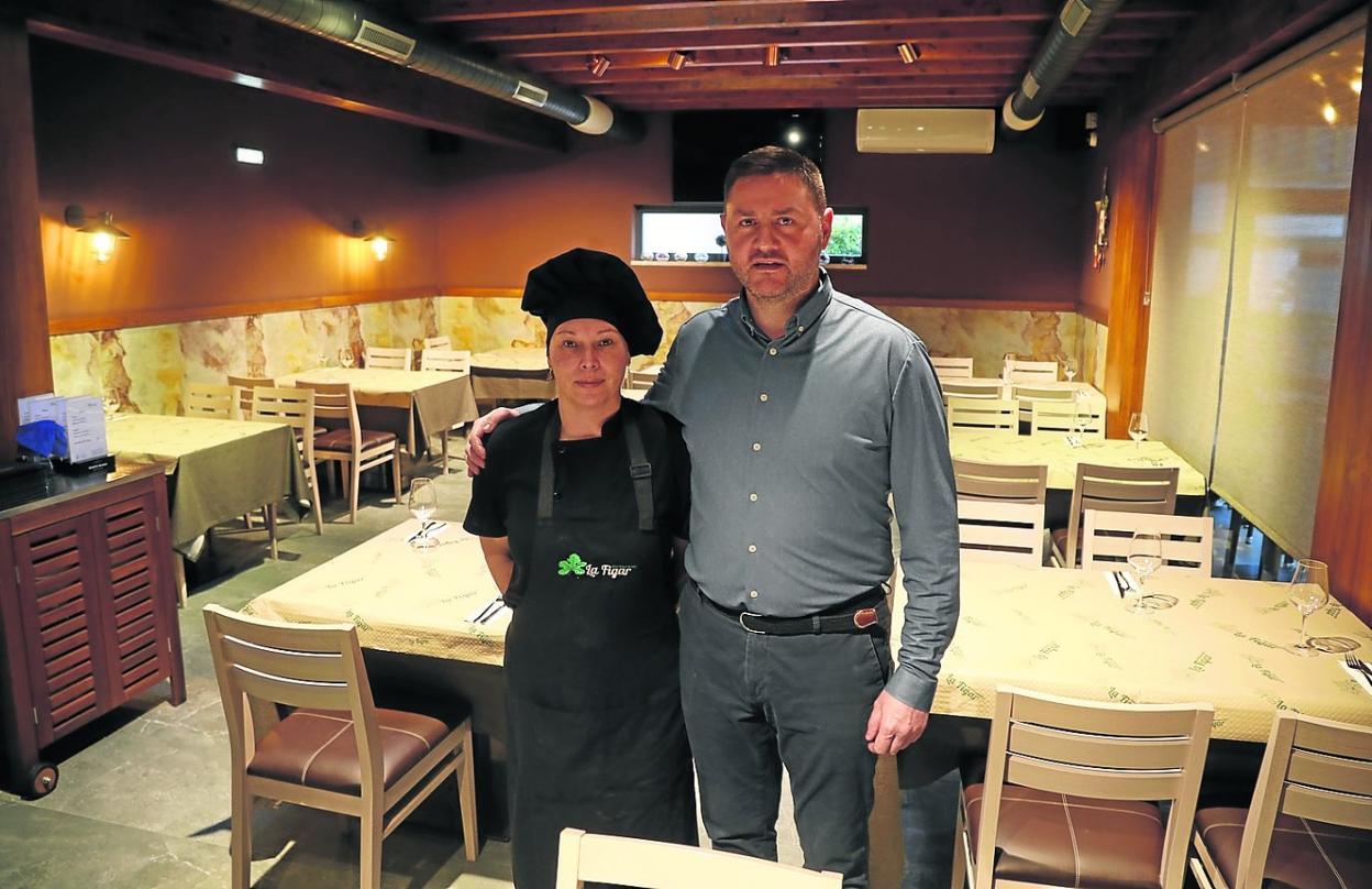 Luci Pérez y Toni Fernández, en la sala de La Figar. 