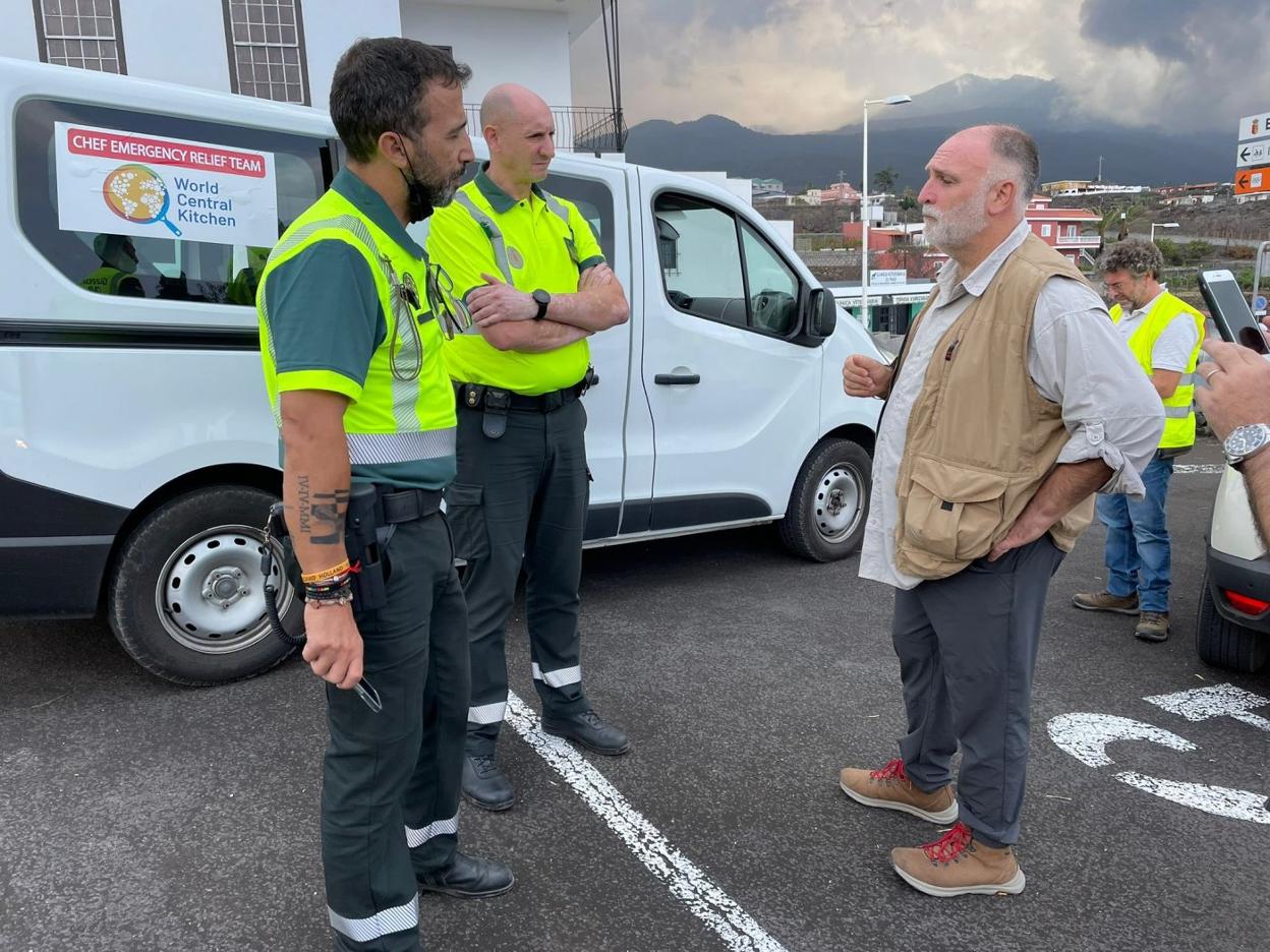El chef asturiano José Andrés visitó la isla de La Palma en varias ocasiones tras la erupción del volcán Cumbre Vieja. 
