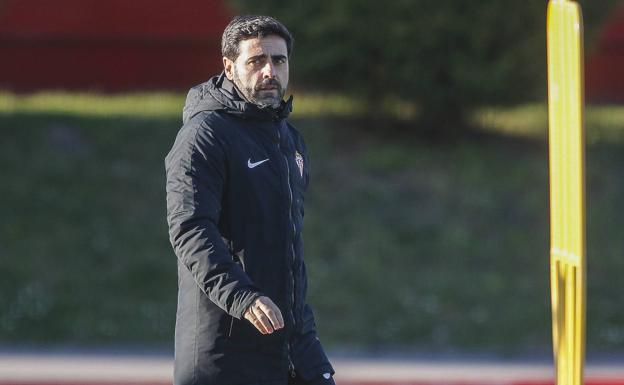 David Gallego, durante el entrenamiento del Sporting.