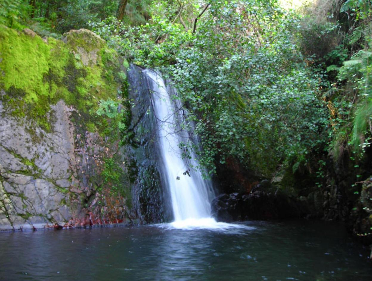 Cascada en el enclave natural del Escañorio. 