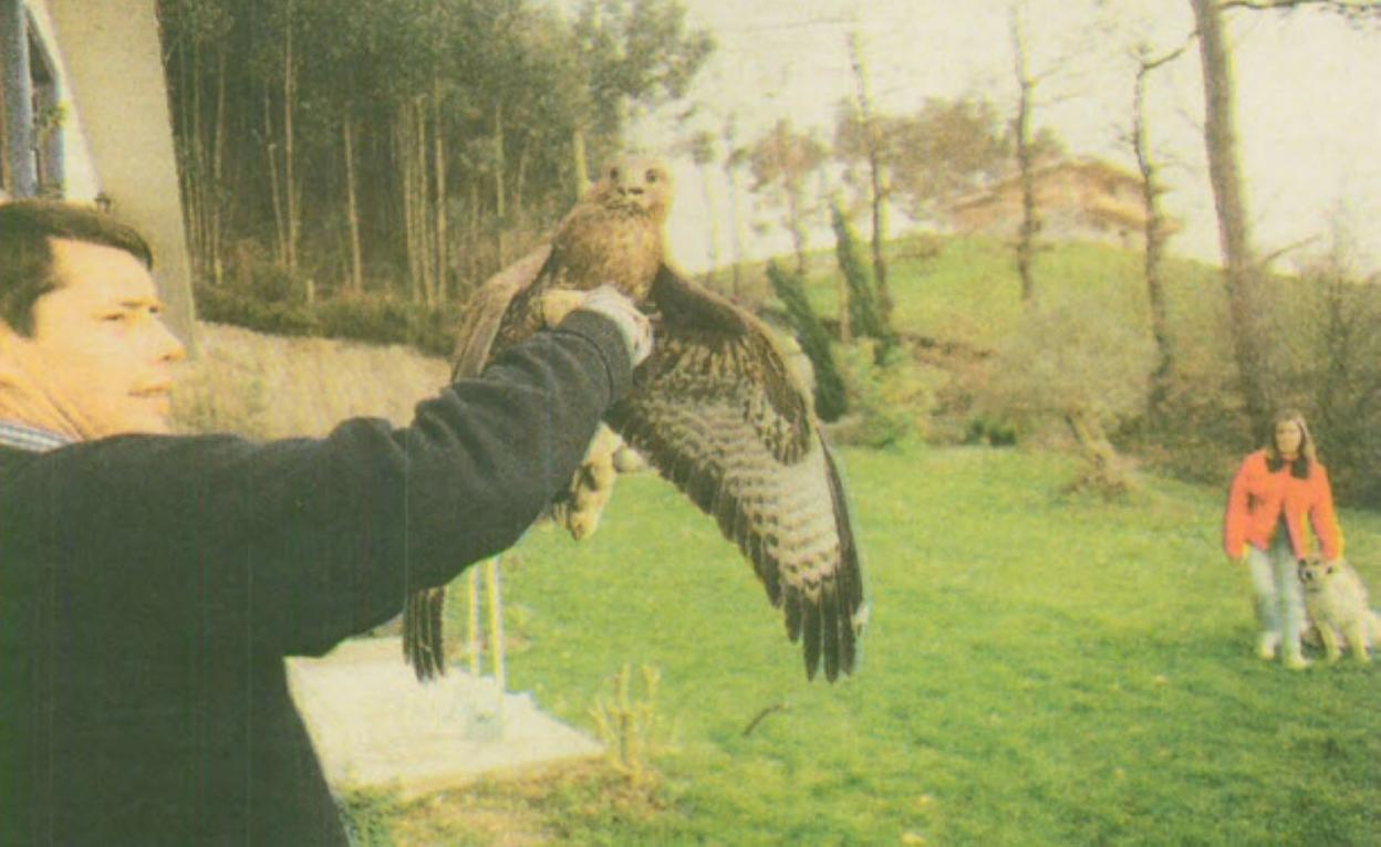 San Juan, con el águila, a la que llamó el 'pájaro Aquilino'.
