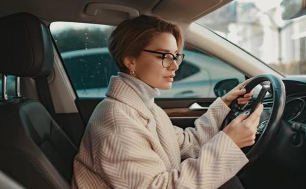 El aviso de la DGT para los conductores que usen gafas o lentillas